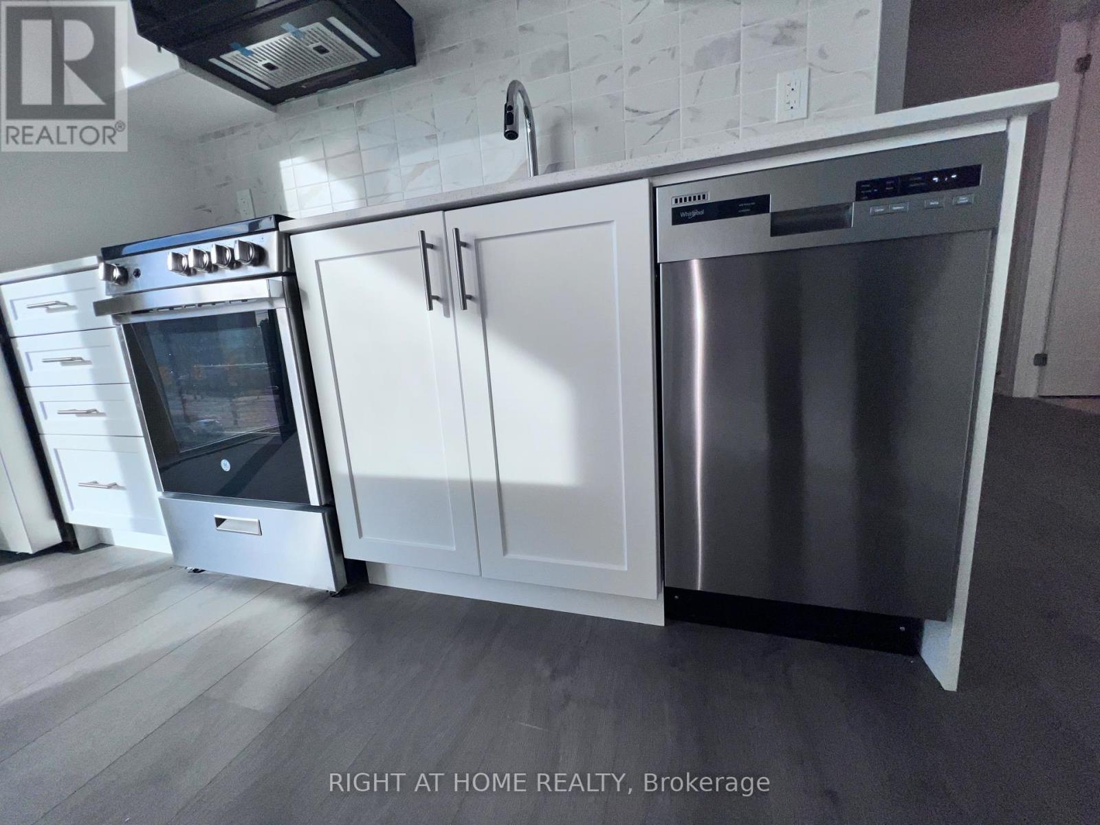 A215 - 705 Davis Drive, Newmarket, Ontario  L3Y 0J1 - Photo 15 - N12577684