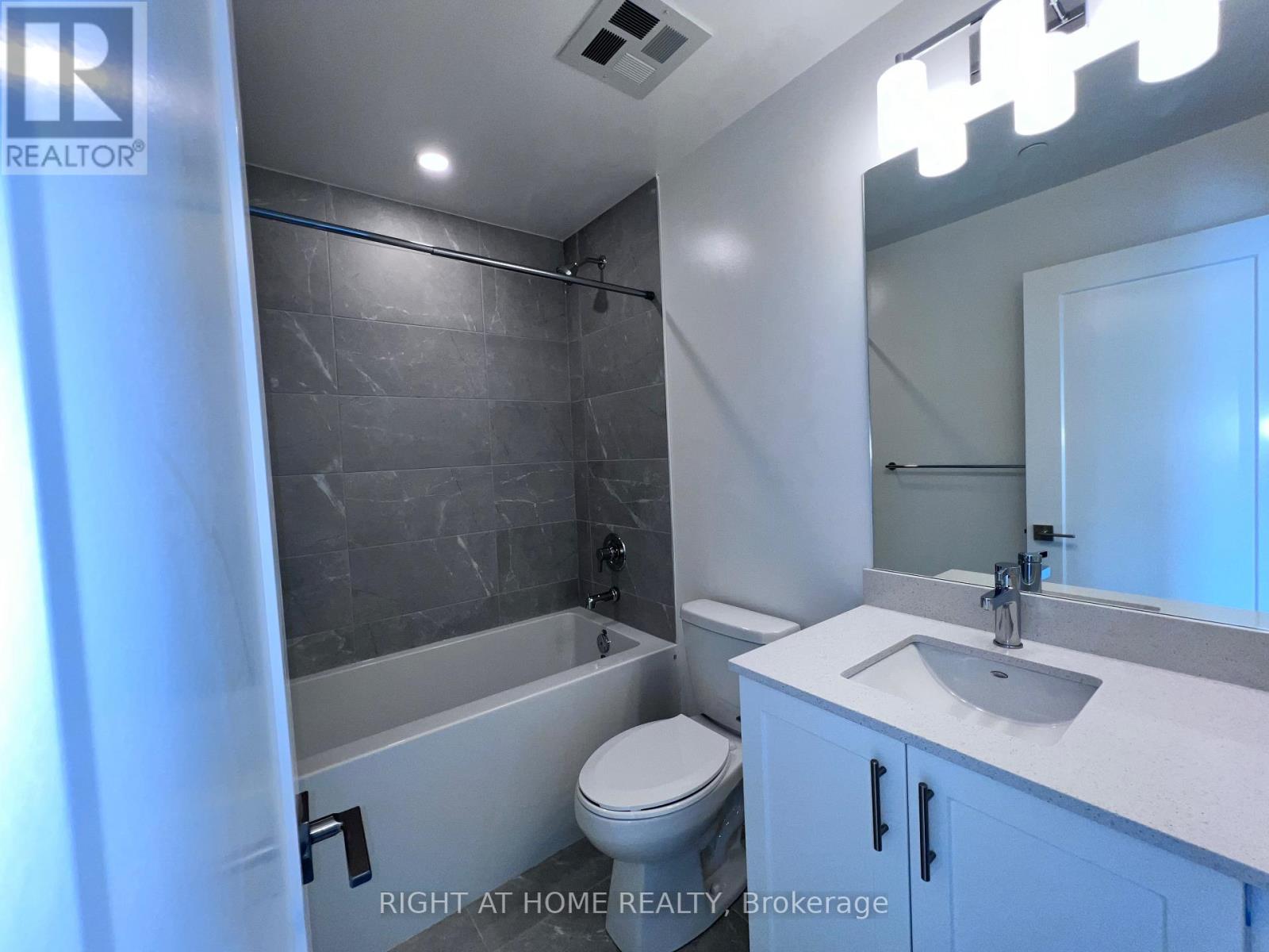 A215 - 705 Davis Drive, Newmarket, Ontario  L3Y 0J1 - Photo 22 - N12577684