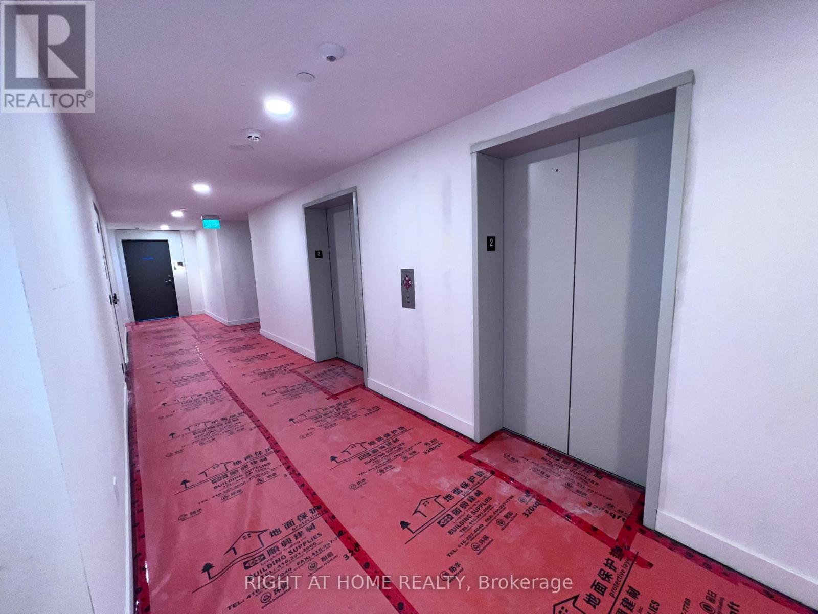 A215 - 705 Davis Drive, Newmarket, Ontario  L3Y 0J1 - Photo 5 - N12577684