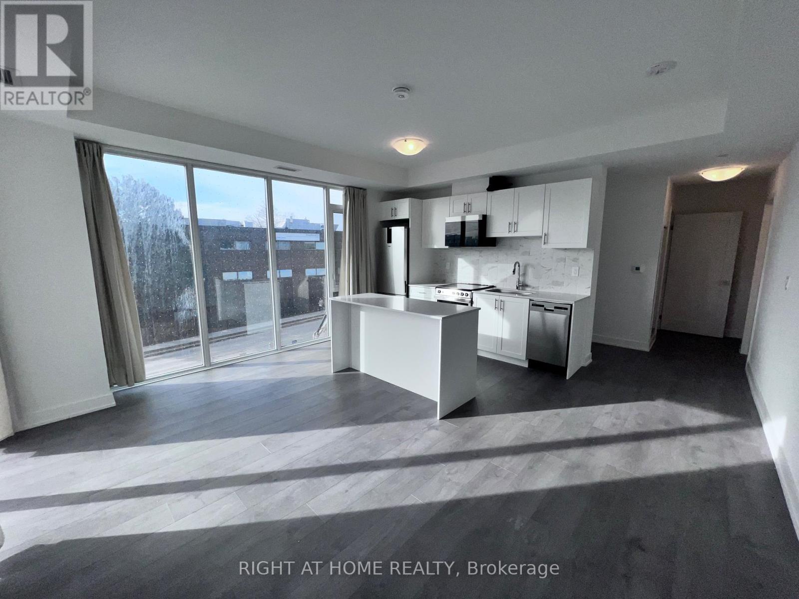 A215 - 705 Davis Drive, Newmarket, Ontario  L3Y 0J1 - Photo 8 - N12577684