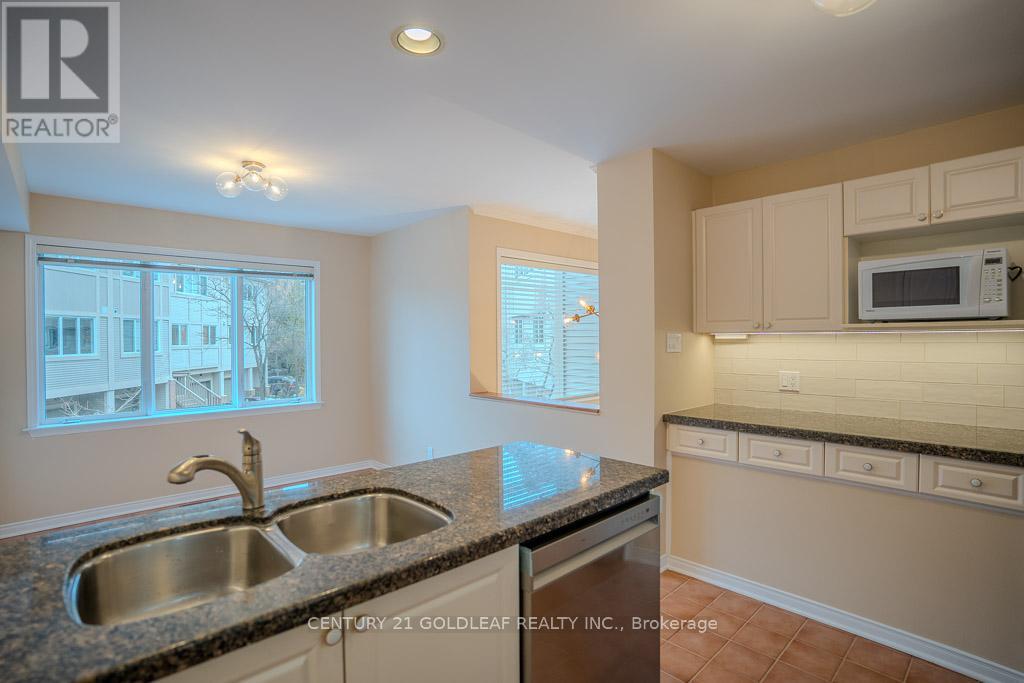 4 Schoolhouse Private, Ottawa, Ontario  K1M 2J5 - Photo 15 - X12577276