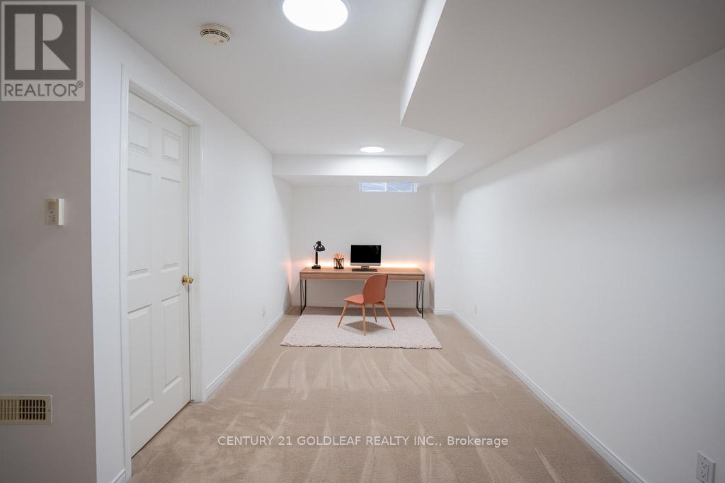 4 Schoolhouse Private, Ottawa, Ontario  K1M 2J5 - Photo 36 - X12577276