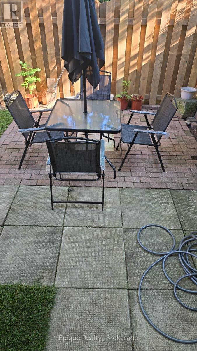 9 - 30 Green Valley Drive, Kitchener, Ontario  N2P 1G8 - Photo 25 - X12433471