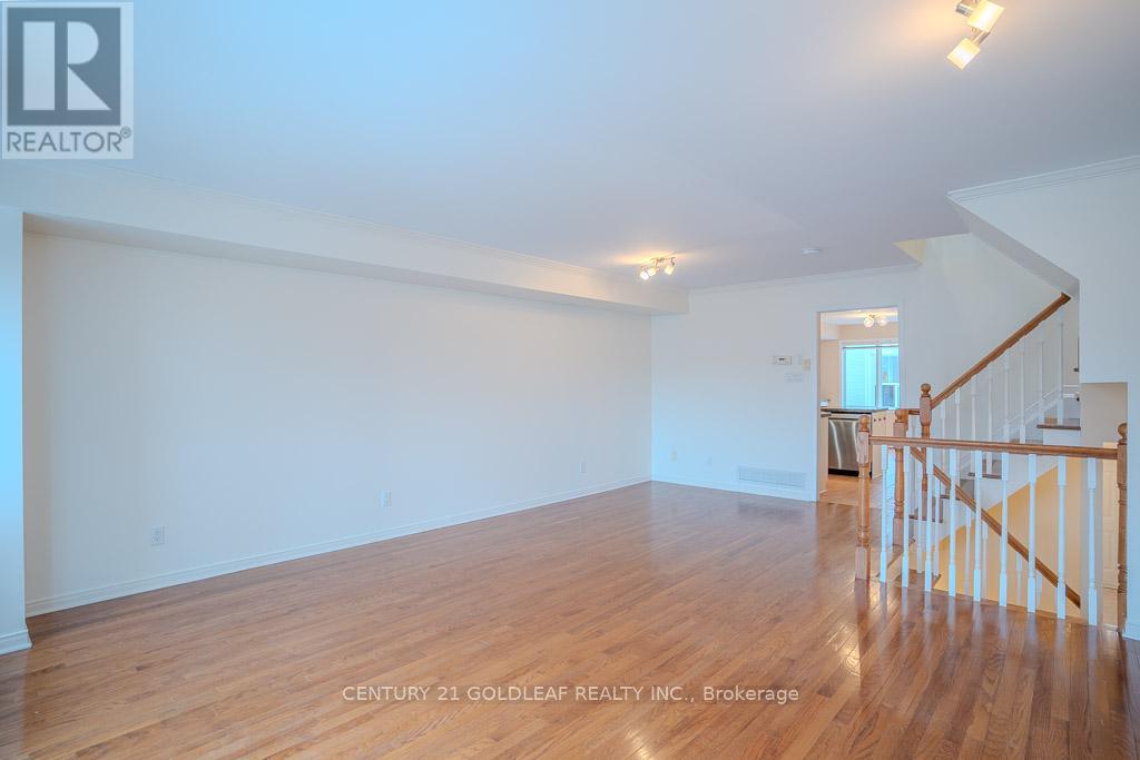 4 Schoolhouse Private, Ottawa, Ontario  K1M 2J5 - Photo 6 - X12577276