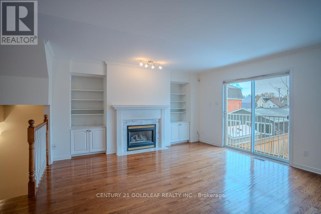 4 Schoolhouse Private, Ottawa, Ontario  K1M 2J5 - Photo 5 - X12577276