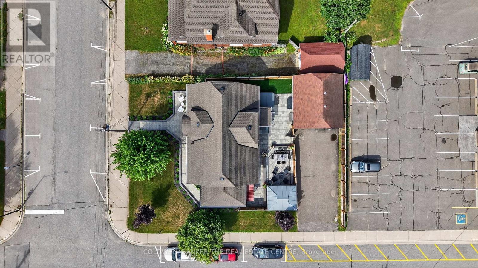 190 Royal St Royal Street N, Gravenhurst, Ontario  P1P 1H5 - Photo 6 - X12505560