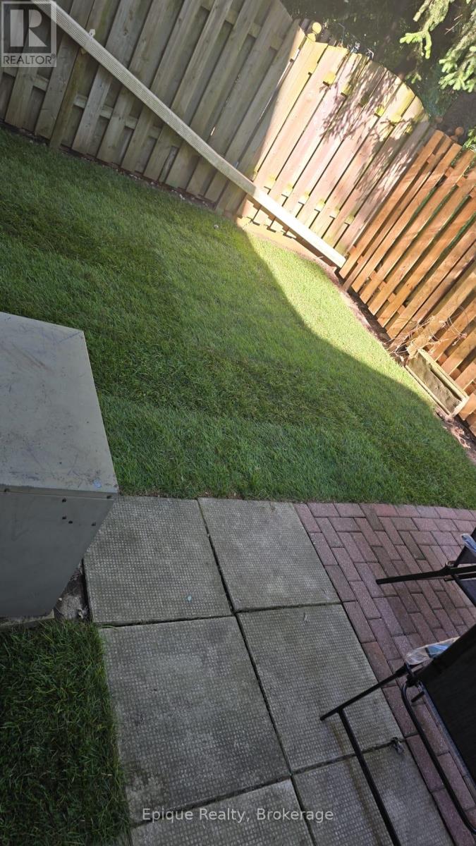 9 - 30 Green Valley Drive, Kitchener, Ontario  N2P 1G8 - Photo 26 - X12433471