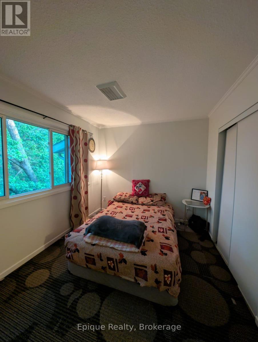 9 - 30 Green Valley Drive, Kitchener, Ontario  N2P 1G8 - Photo 15 - X12433471