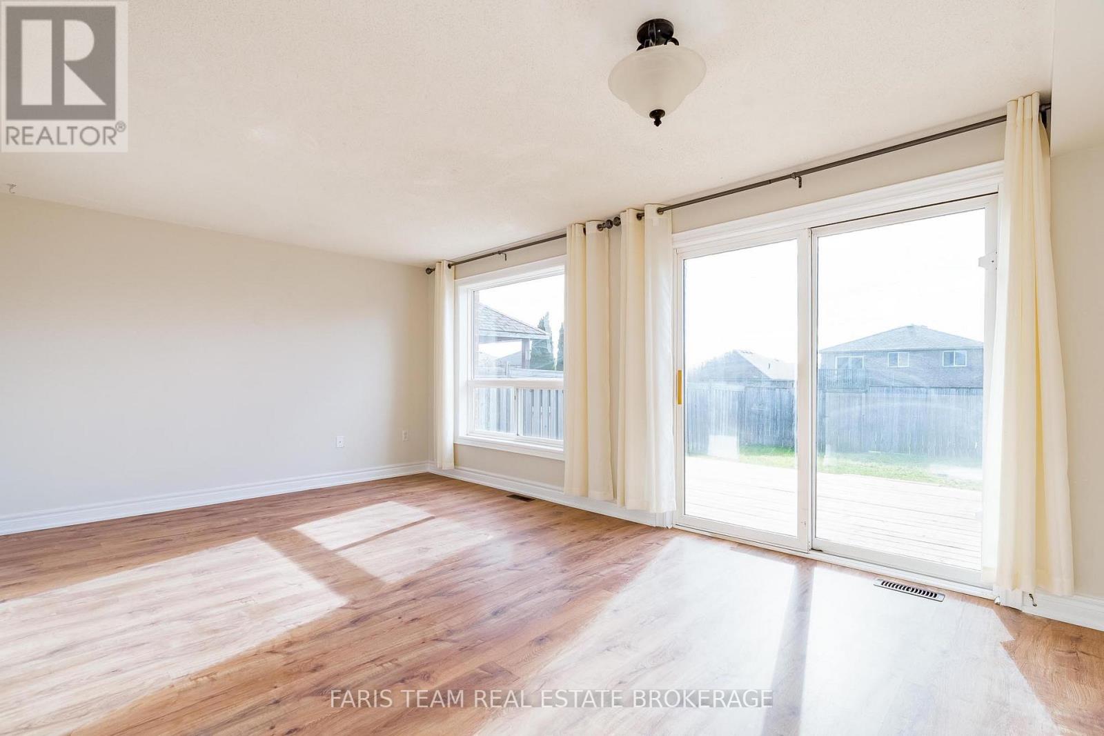 197 Dunsmore Lane, Barrie (Georgian Drive), Ontario L4M 6Z8 - Photo 10 - S12577696