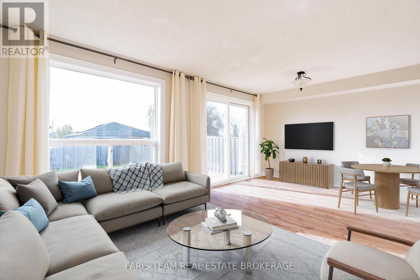 197 Dunsmore Lane, Barrie (Georgian Drive), Ontario L4M 6Z8 - Photo 7 - S12577696