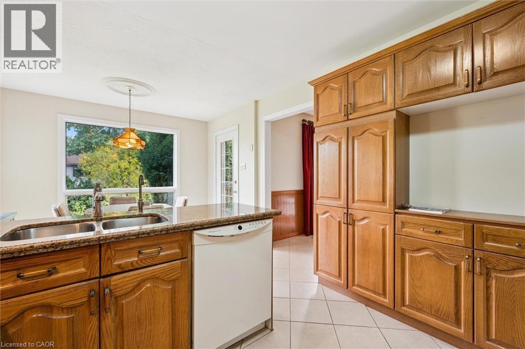 172 Mayberry Court, Waterloo, Ontario  N2K 3K2 - Photo 14 - 40781283