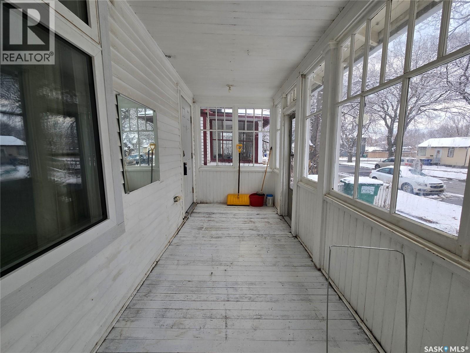 1310 G Avenue N, Saskatoon, Saskatchewan  S7L 2A7 - Photo 3 - SK024720