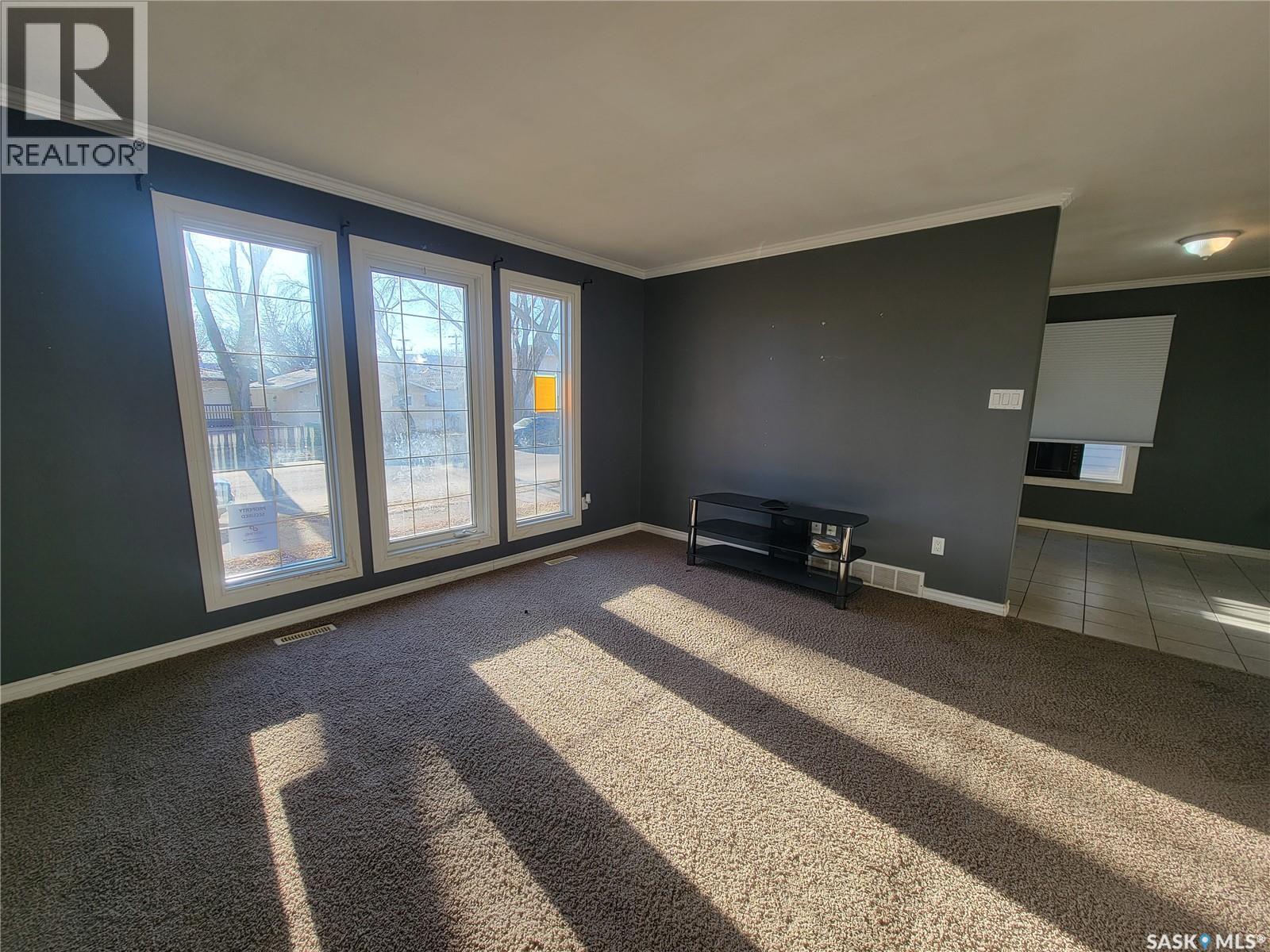 4820 46th Street, Lloydminster, Saskatchewan  S9V 0N7 - Photo 8 - SK024717