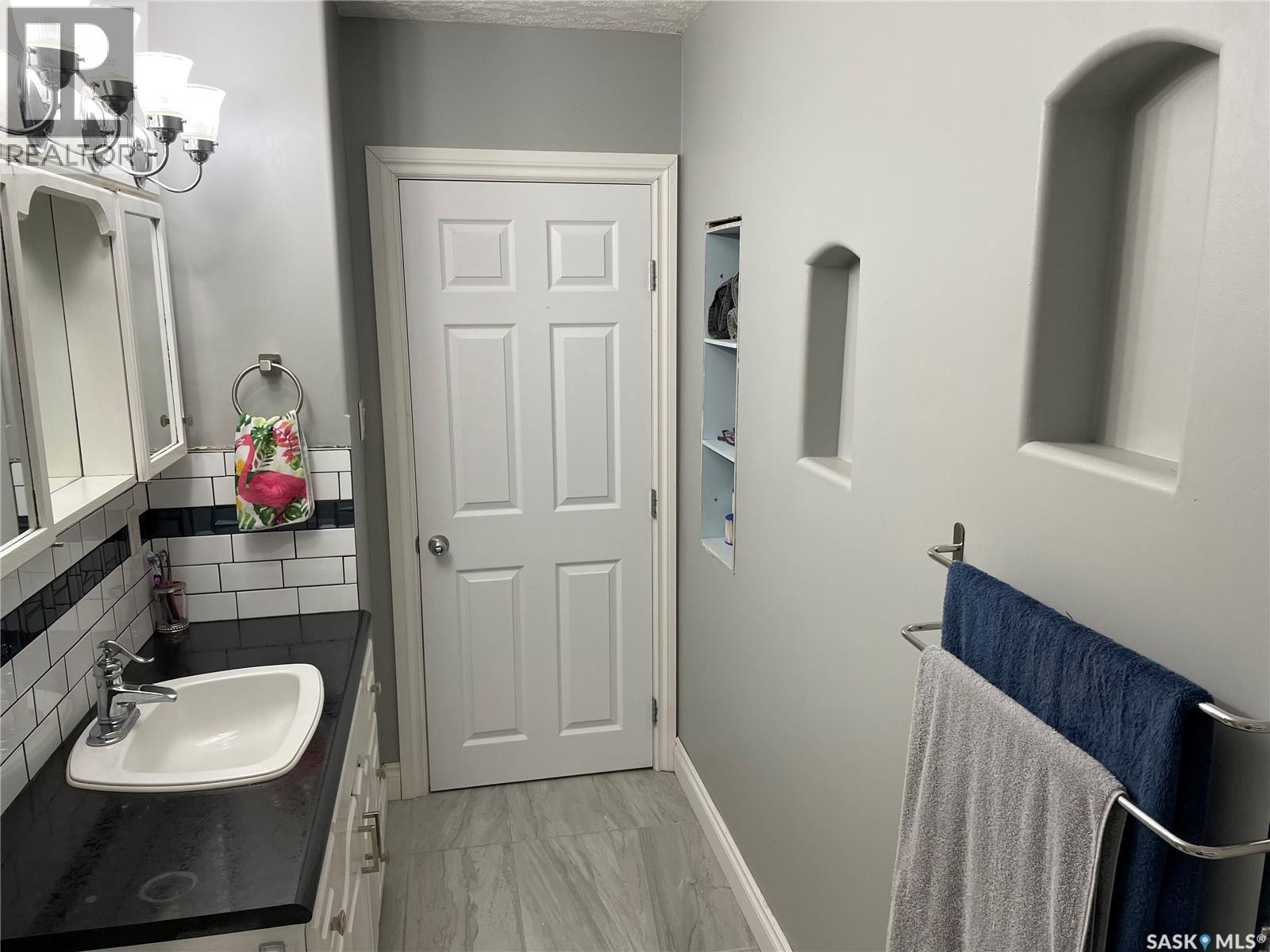 109 6th Street E, Nipawin, Saskatchewan  S0E 1E0 - Photo 32 - SK024590