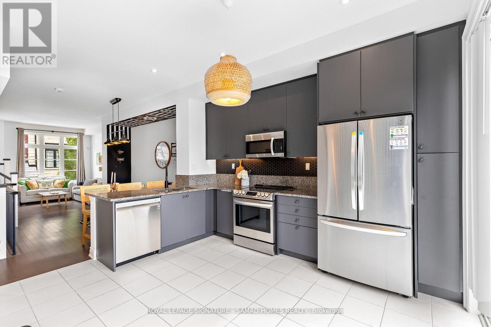 37 - 26 Lunar Crescent, Mississauga, Ontario  L5M 2R5 - Photo 10 - W12577656