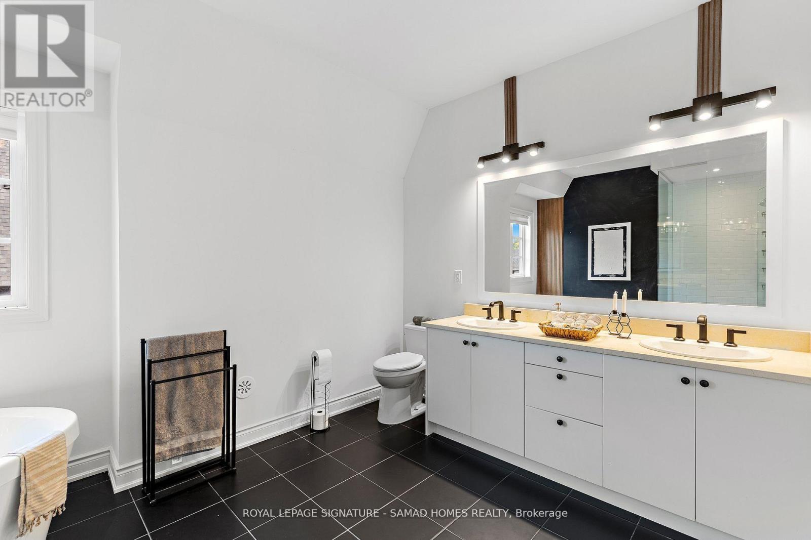 37 - 26 Lunar Crescent, Mississauga, Ontario  L5M 2R5 - Photo 21 - W12577656