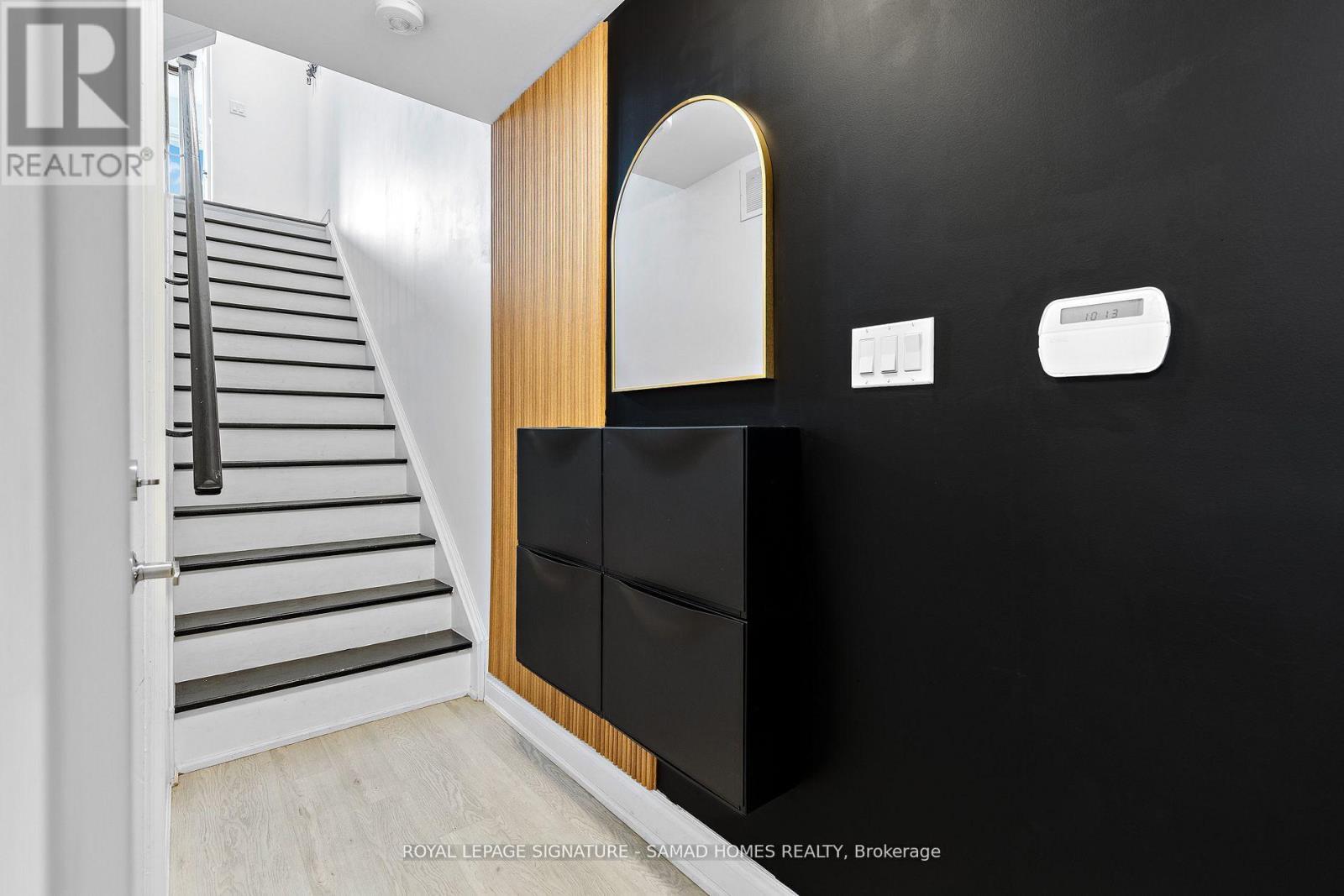 37 - 26 Lunar Crescent, Mississauga, Ontario  L5M 2R5 - Photo 3 - W12577656