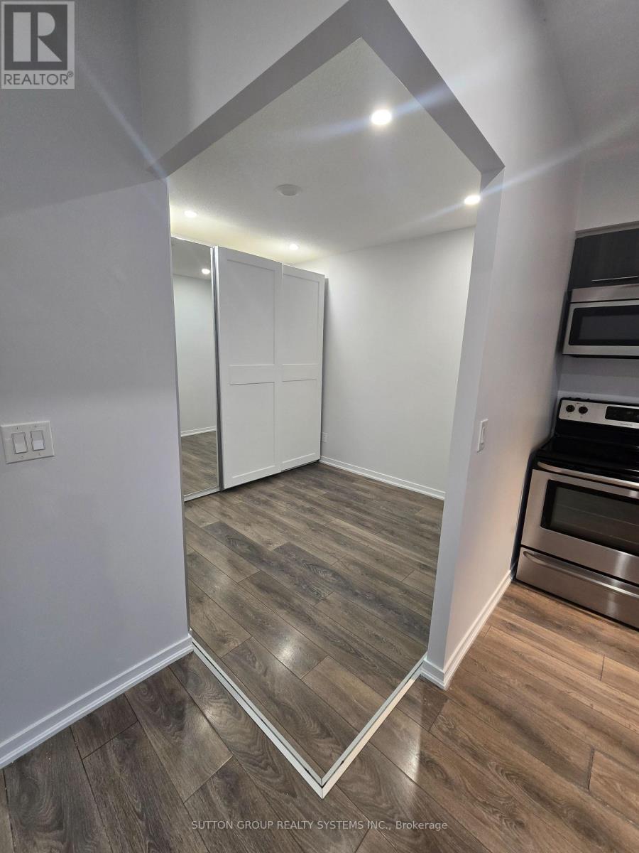 105 - 38 Joe Shuster Way, Toronto, Ontario  M6K 0A5 - Photo 7 - W12577688