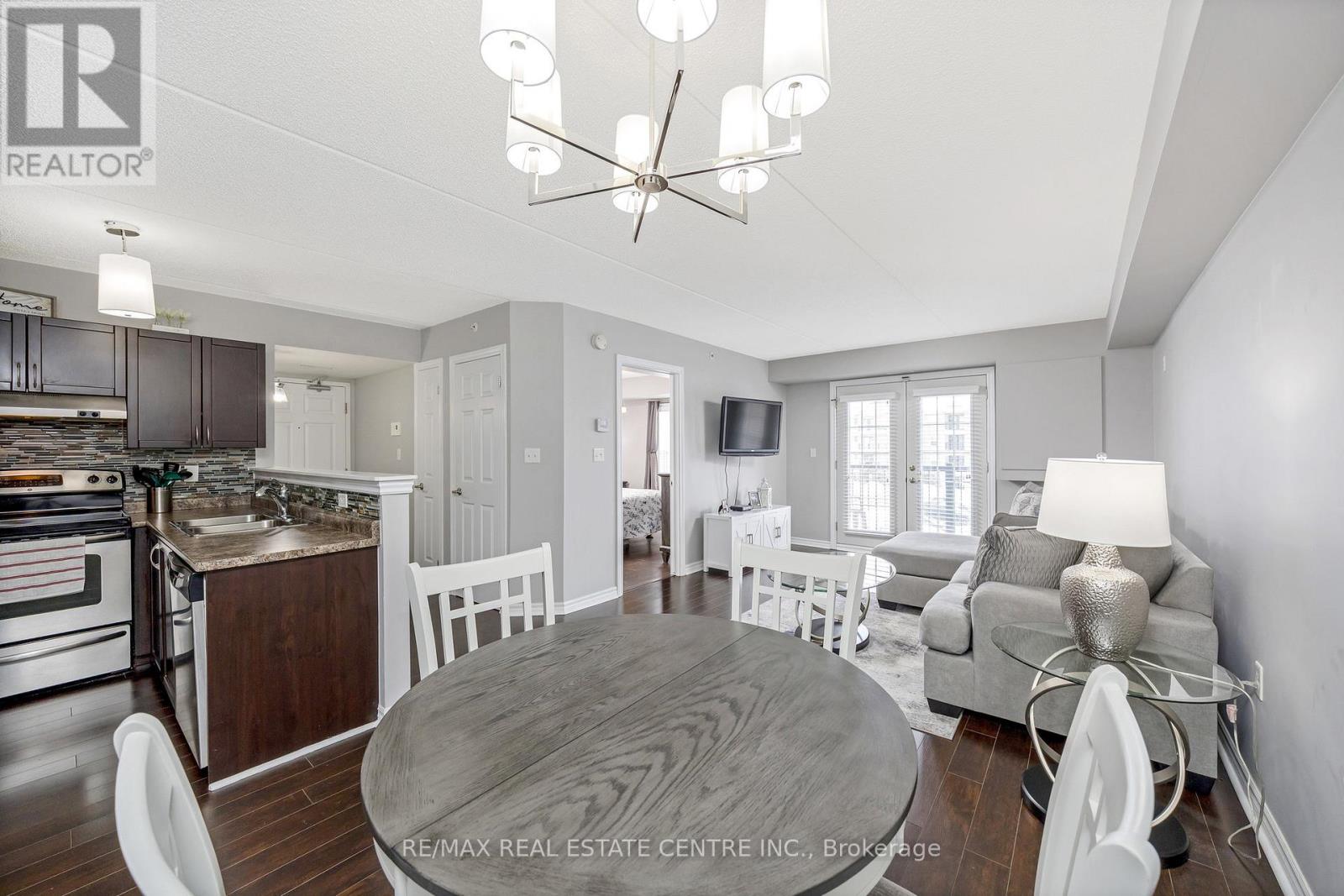 304 - 1360 Main Street E, Milton, Ontario  L9T 7S5 - Photo 2 - W12577692