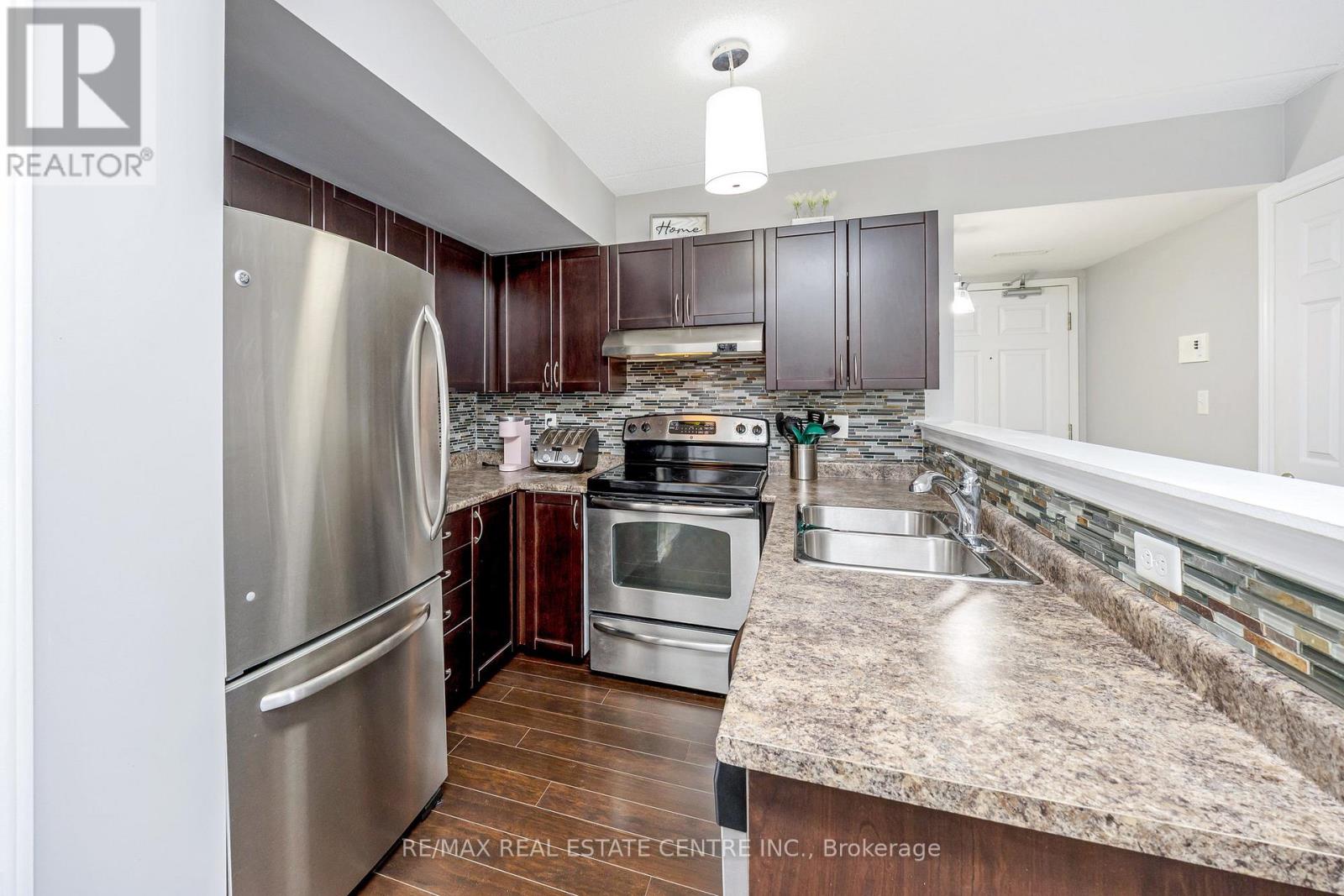 304 - 1360 Main Street E, Milton, Ontario  L9T 7S5 - Photo 4 - W12577692