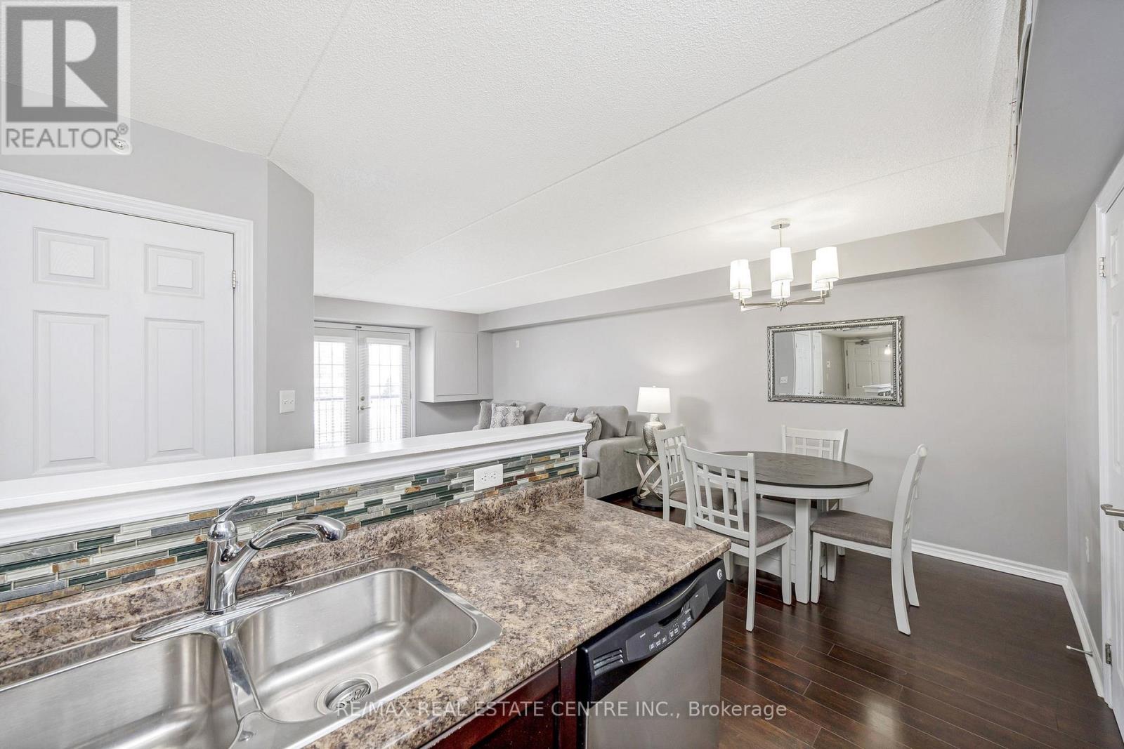 304 - 1360 Main Street E, Milton, Ontario  L9T 7S5 - Photo 8 - W12577692