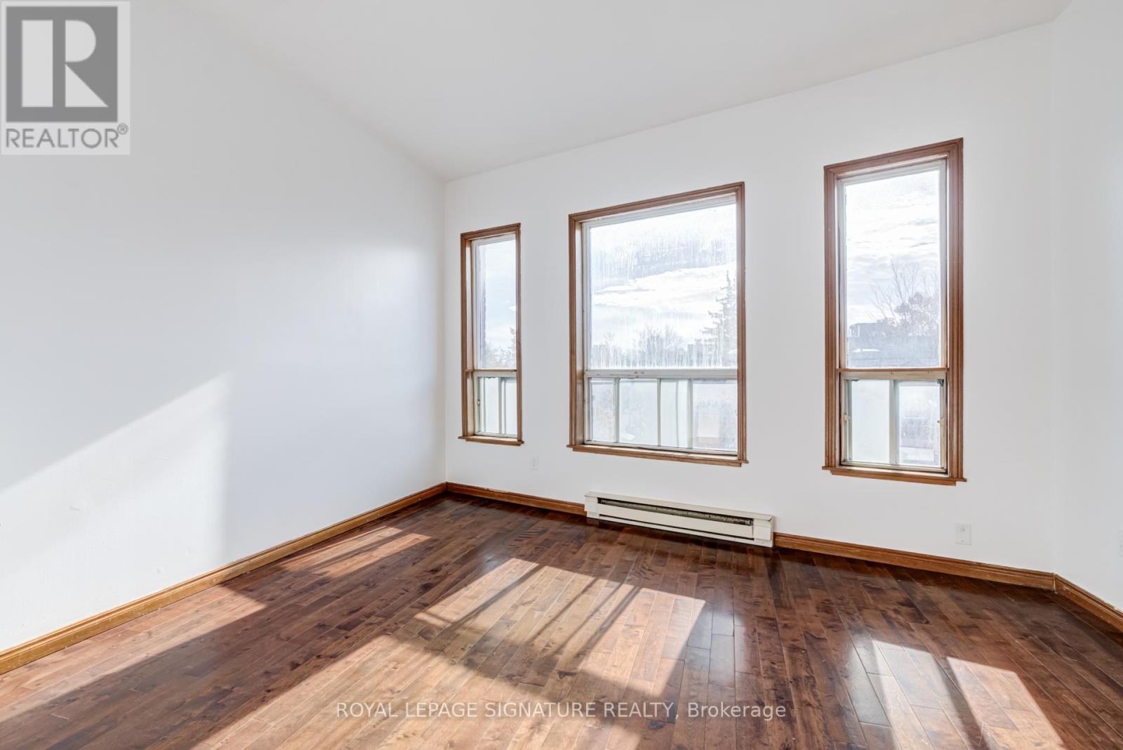 3 - 3038 Dundas Street W, Toronto, Ontario  M6P 1Z5 - Photo 4 - W12569574