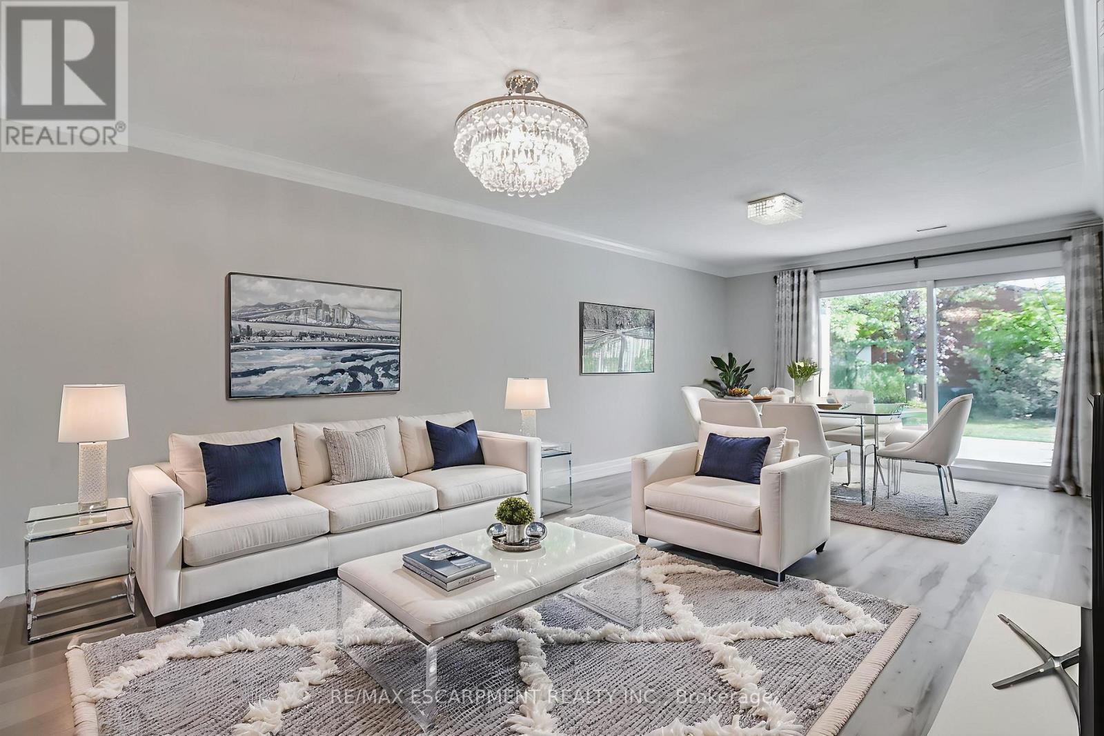 47 Szollosy Circle, Hamilton, Ontario  L9B 1T8 - Photo 8 - X12564528