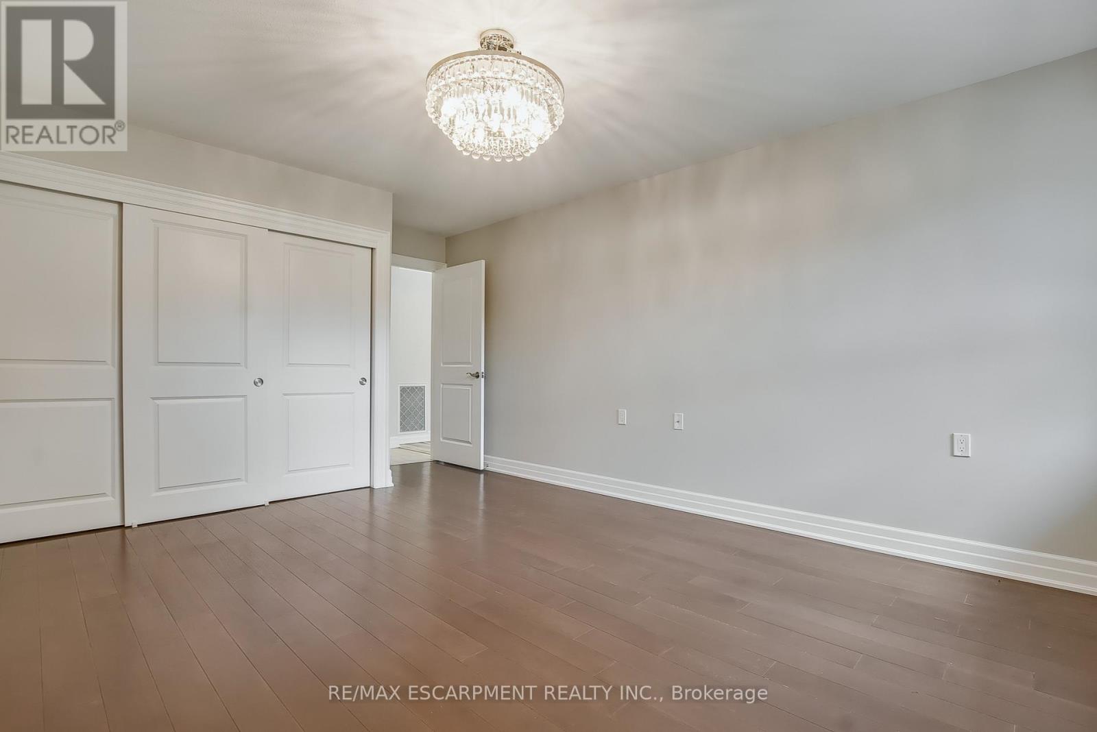 47 Szollosy Circle, Hamilton, Ontario  L9B 1T8 - Photo 15 - X12564528