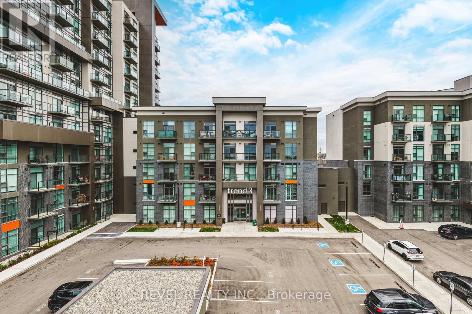 613 - 470 DUNDAS STREET E, Hamilton, Ontario