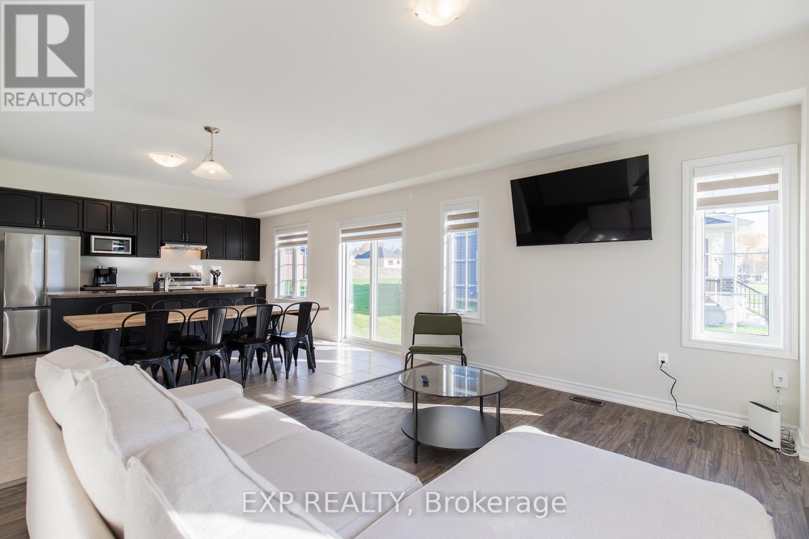 380 Beechwood Forest Lane, Gravenhurst, Ontario  P1P 0H8 - Photo 11 - X12577668