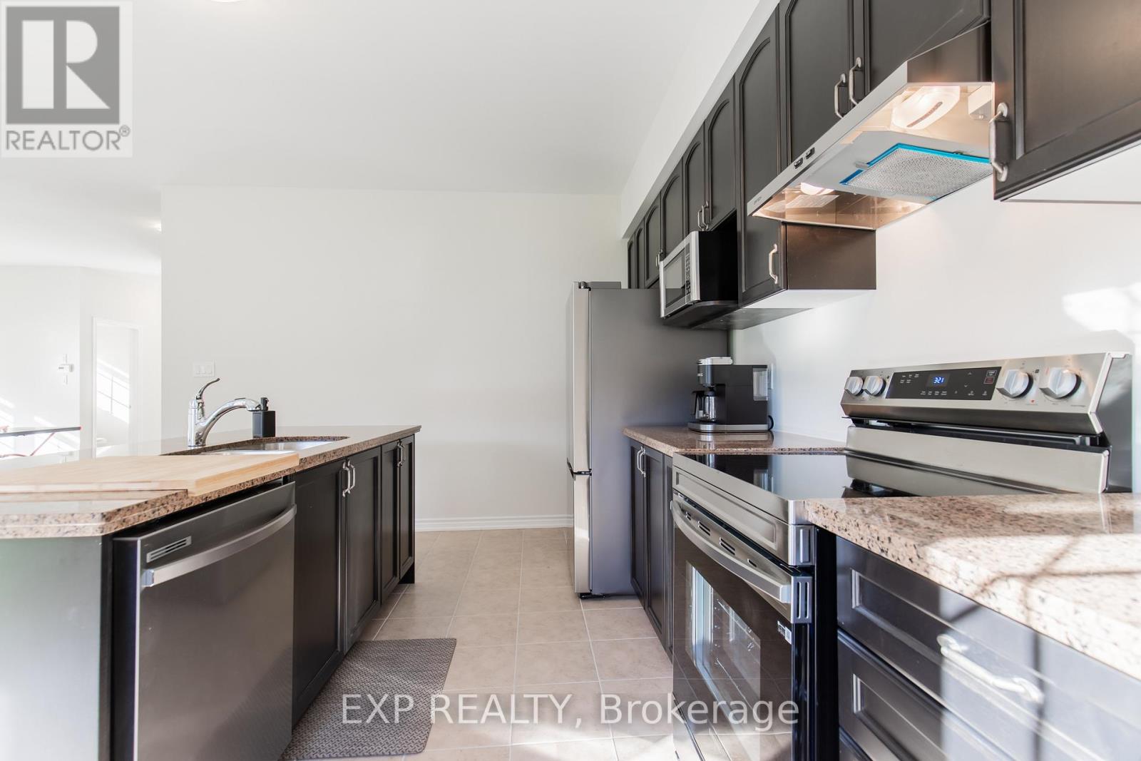 380 Beechwood Forest Lane, Gravenhurst, Ontario  P1P 0H8 - Photo 16 - X12577668