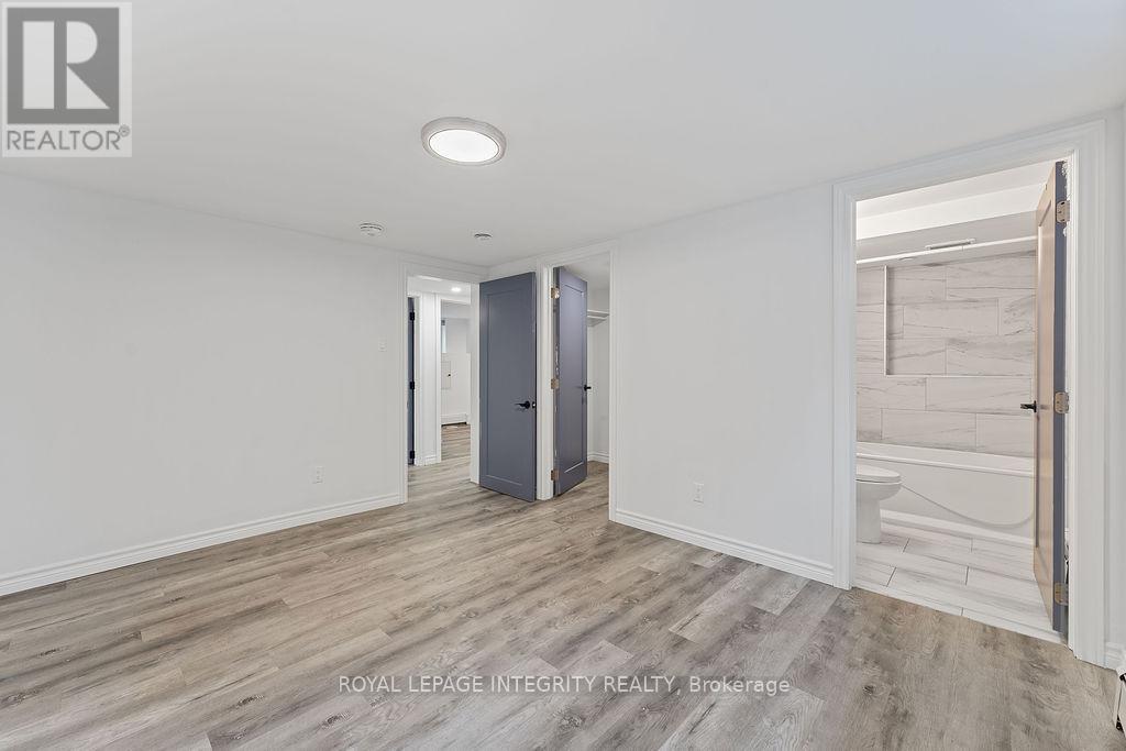 B - 1105 Falaise Road, Ottawa, Ontario  K2E 6R1 - Photo 22 - X12425772