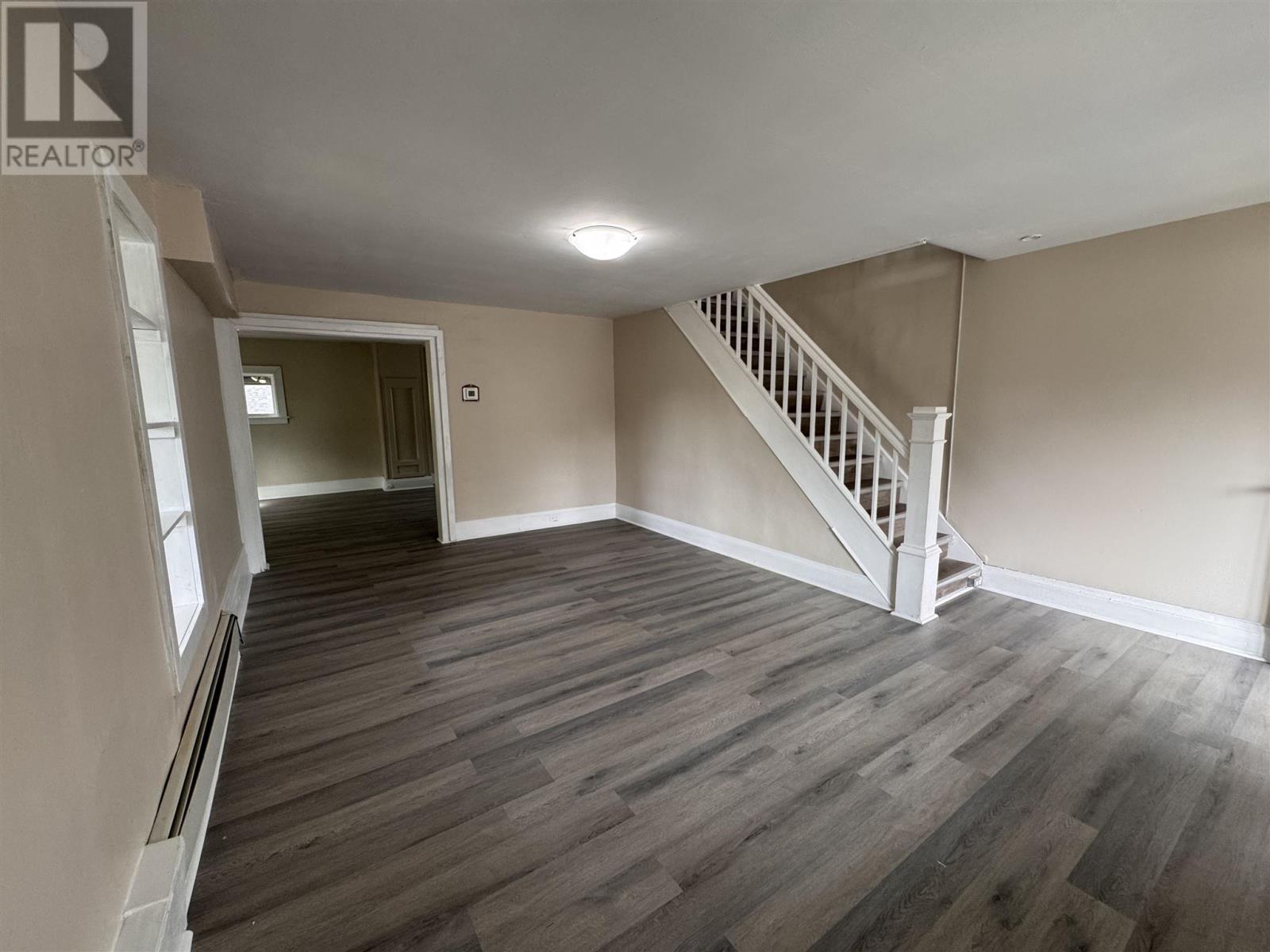 561 John St, Sault Ste. Marie, Ontario  P6C 3K6 - Photo 5 - SM253333