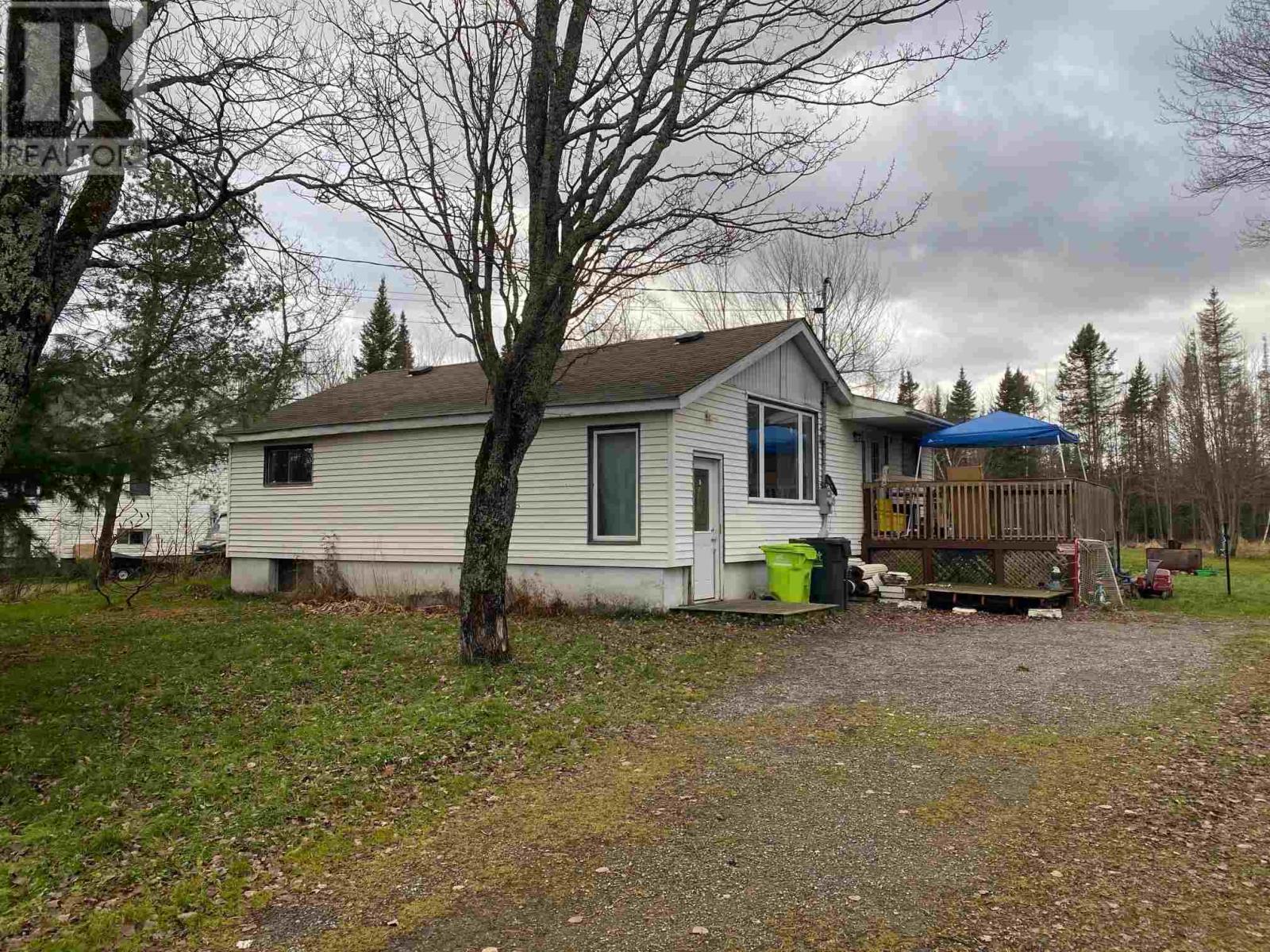 61 Victoria St, Sault Ste. Marie, Ontario P6A 5K6 - Photo 1 - SM253351