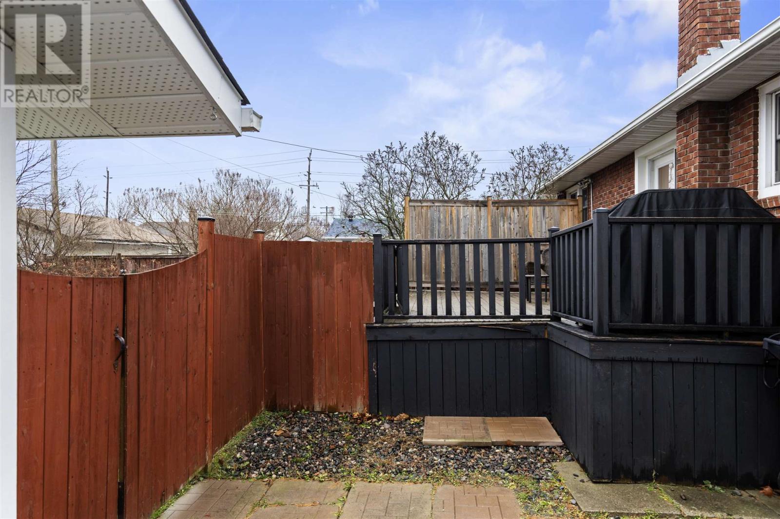 225 Hugill St, Sault Ste. Marie, Ontario  P6A 4G1 - Photo 29 - SM253352