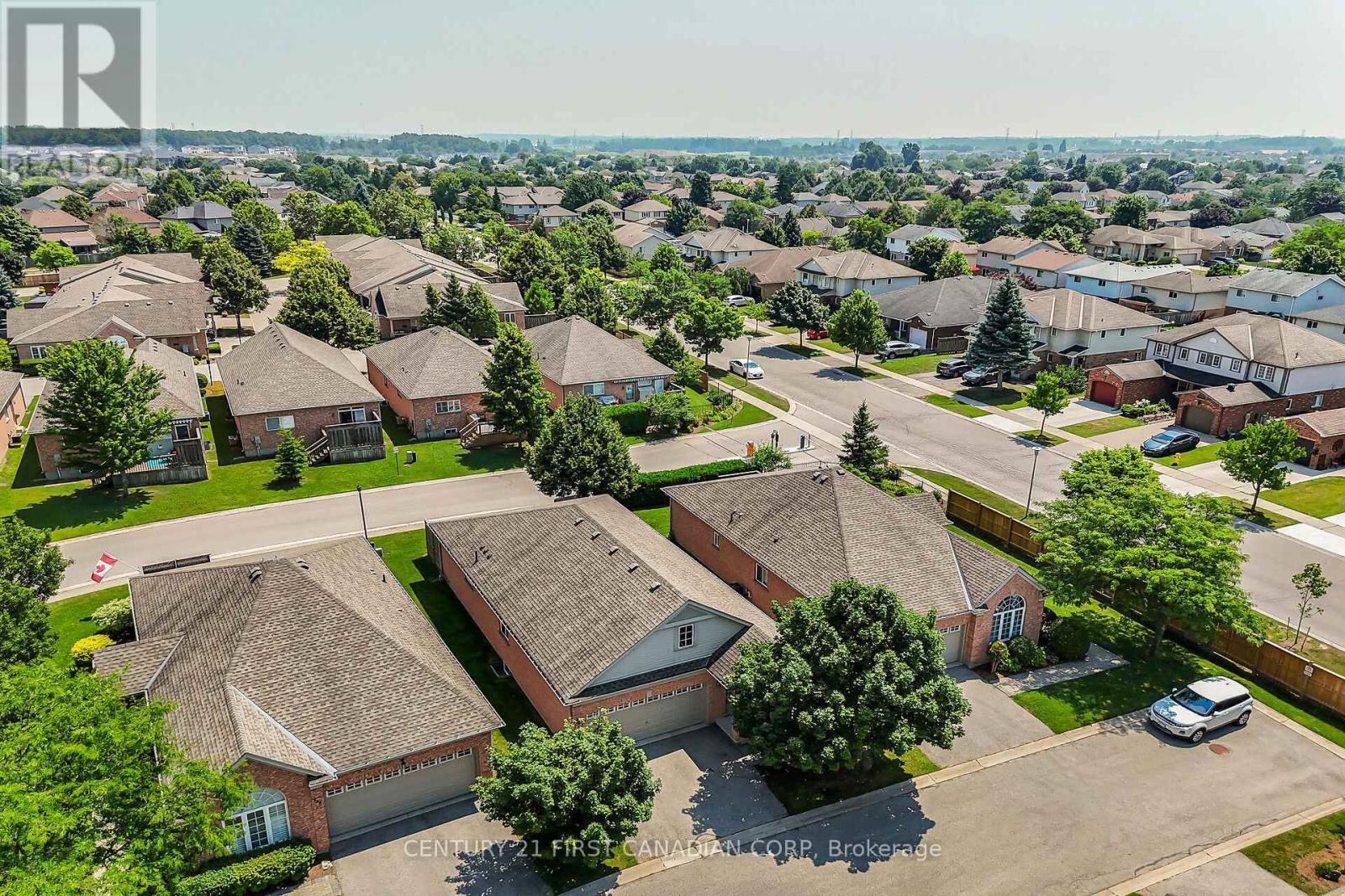 153 - 2025 Meadowgate Boulevard, London South, Ontario  N6M 1K9 - Photo 2 - X12577802