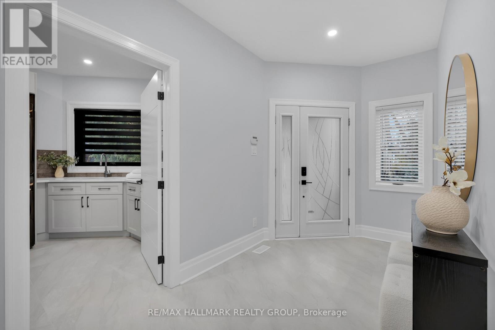 7 Bachman Terrace, Ottawa, Ontario  K2L 1W2 - Photo 3 - X12577744