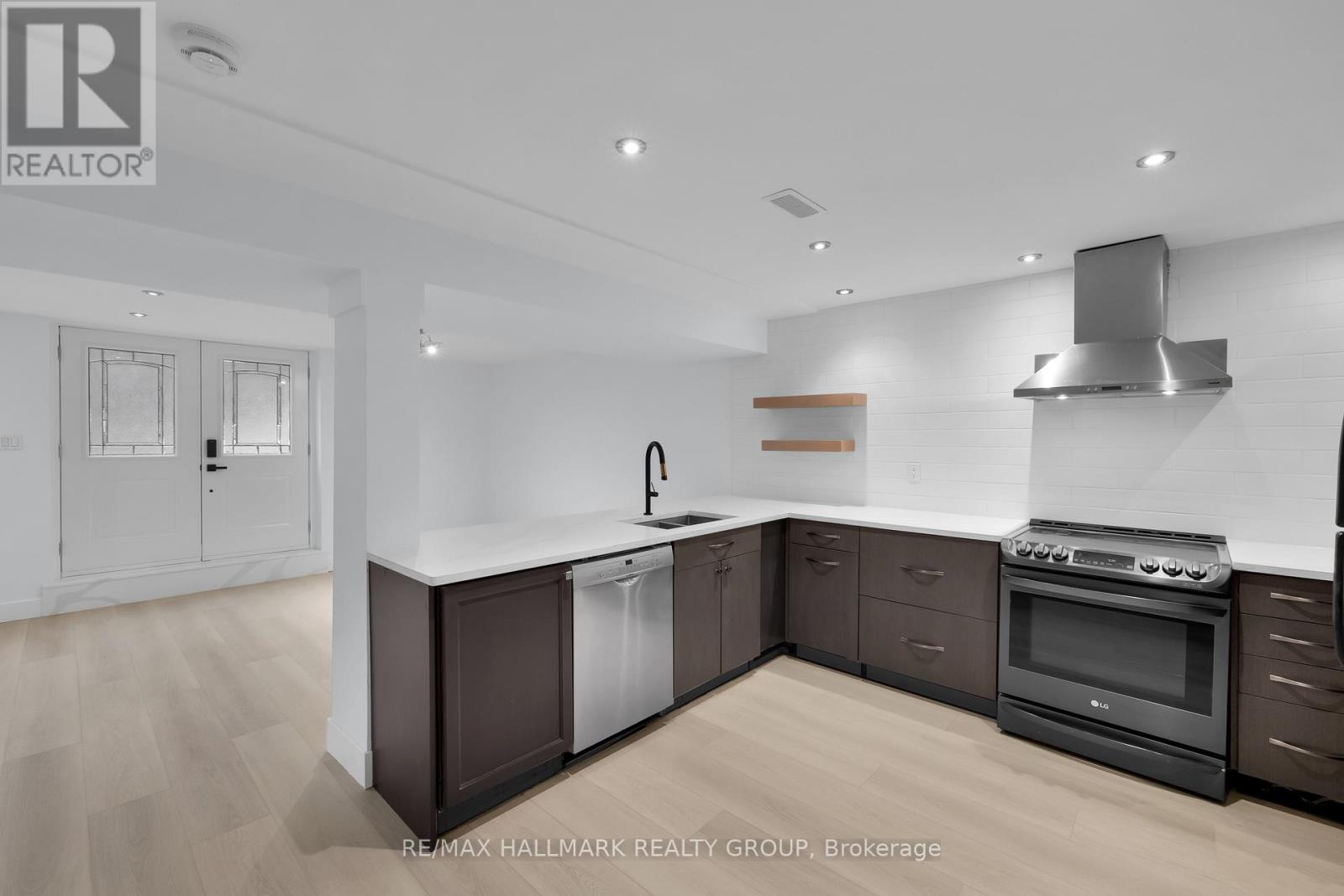 7 Bachman Terrace, Ottawa, Ontario  K2L 1W2 - Photo 39 - X12577744