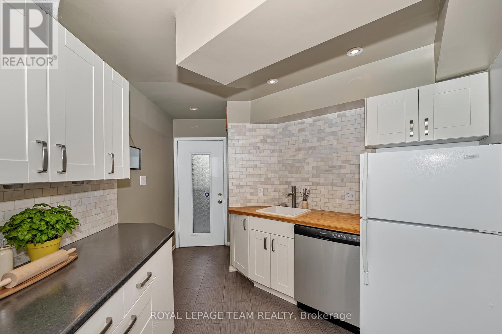 9 - 518 Lisgar Street, Ottawa, Ontario  K1R 5H5 - Photo 4 - X12577770