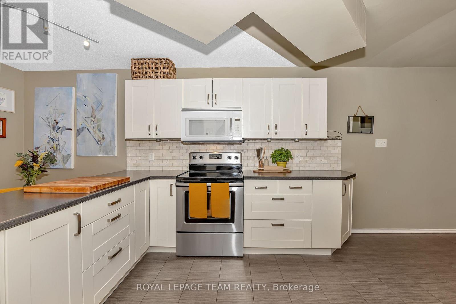 9 - 518 Lisgar Street, Ottawa, Ontario  K1R 5H5 - Photo 6 - X12577770