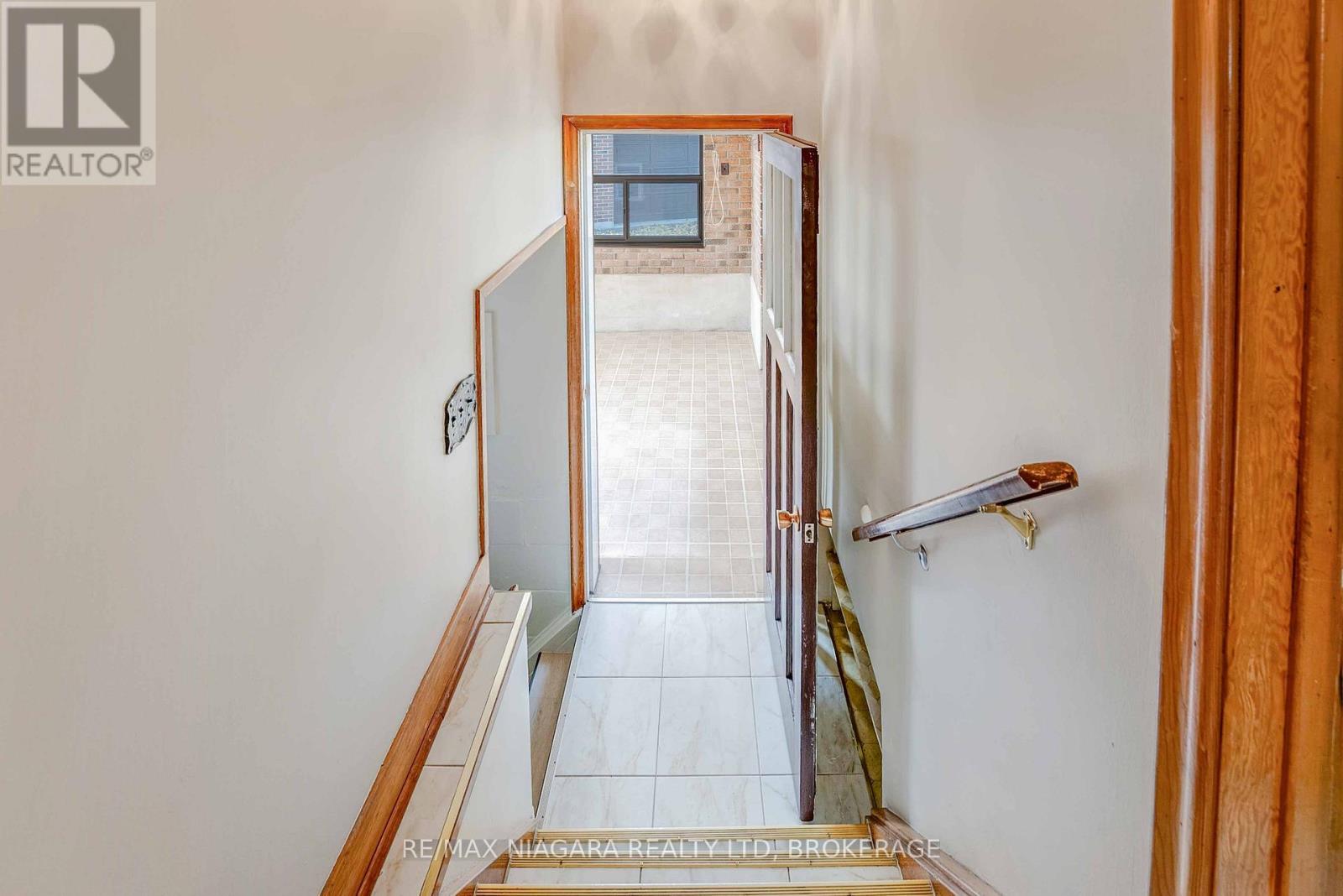 127 Louth Street, St. Catharines (Rykert/vansickle), Ontario  L2S 2T8 - Photo 22 - X12577714