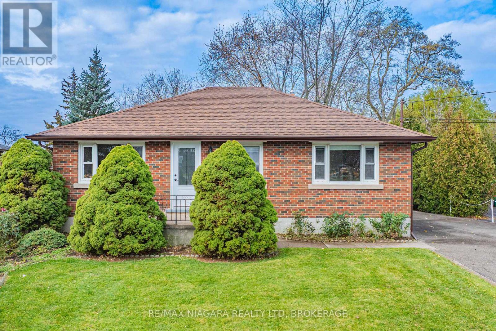 127 Louth Street, St. Catharines (Rykert/vansickle), Ontario  L2S 2T8 - Photo 3 - X12577714