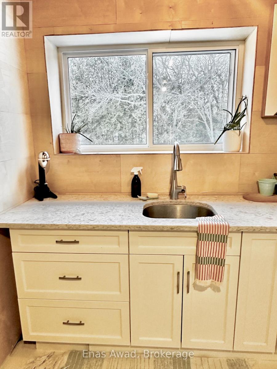 252 Queen Street, Selwyn, Ontario  K0L 2H0 - Photo 24 - X12568742