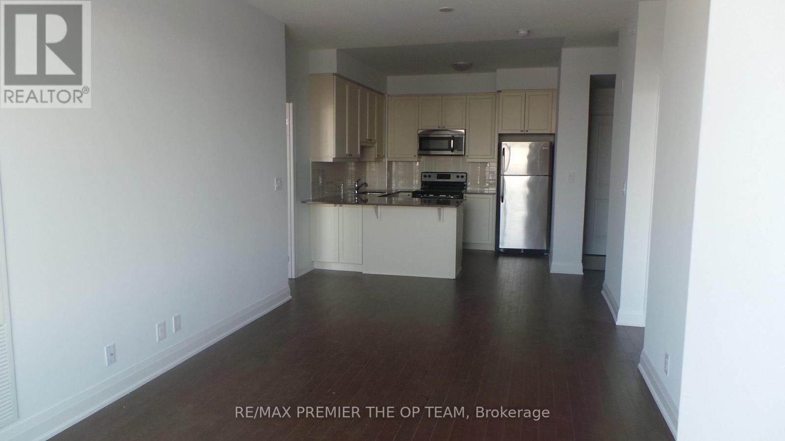 806 - 12 Woodstream Boulevard, Vaughan, Ontario  L4L 8C3 - Photo 4 - N12575328