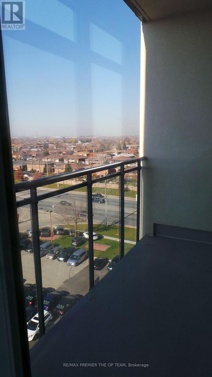 806 - 12 Woodstream Boulevard, Vaughan, Ontario  L4L 8C3 - Photo 8 - N12575328