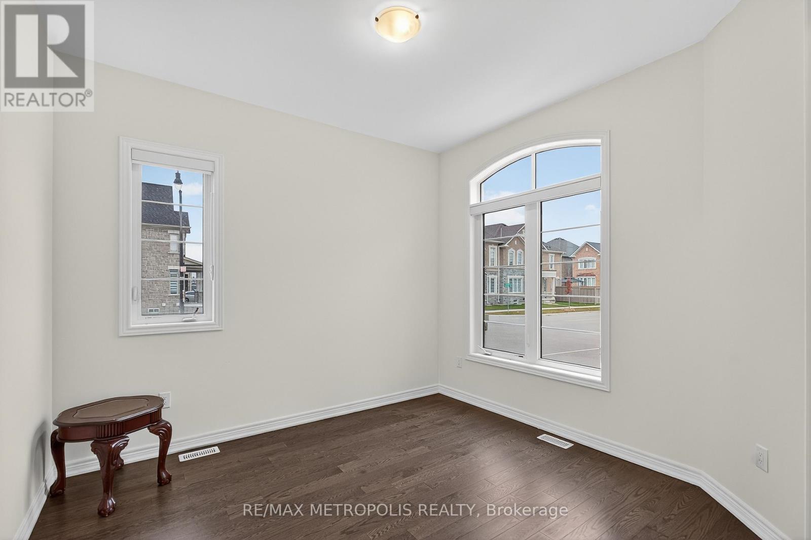 Upper - 31 Elverton Crescent, Brampton, Ontario  L7A 4Z4 - Photo 3 - W12471899