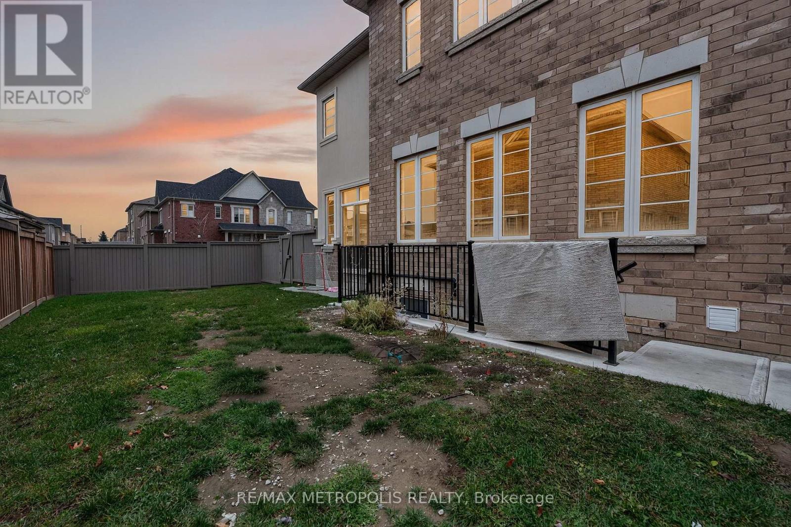 Upper - 31 Elverton Crescent, Brampton, Ontario  L7A 4Z4 - Photo 30 - W12471899