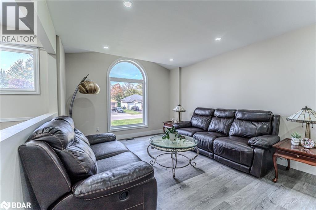 29 Silver Birch Avenue, Wasaga Beach, Ontario  L9Z 1B7 - Photo 3 - 40779216