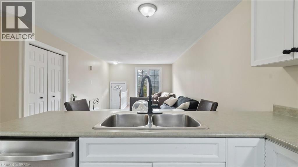 124 Marlborough Street, Brantford, Ontario  N3S 7Y2 - Photo 12 - 40772384