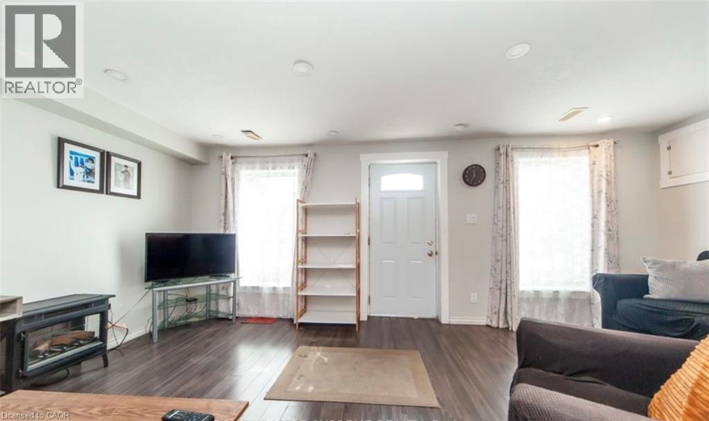 13 Robins Avenue, Hamilton, Ontario  L8H 4M5 - Photo 2 - 40790554